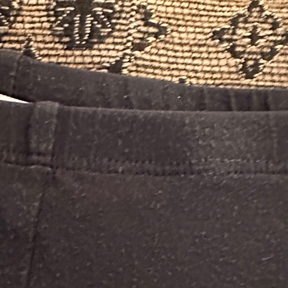 ✨ Splendid Black Leggings – Soft, Flattering & Everyday Essential - Picture 4 of 10